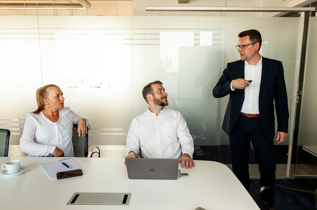 business leader coaching team